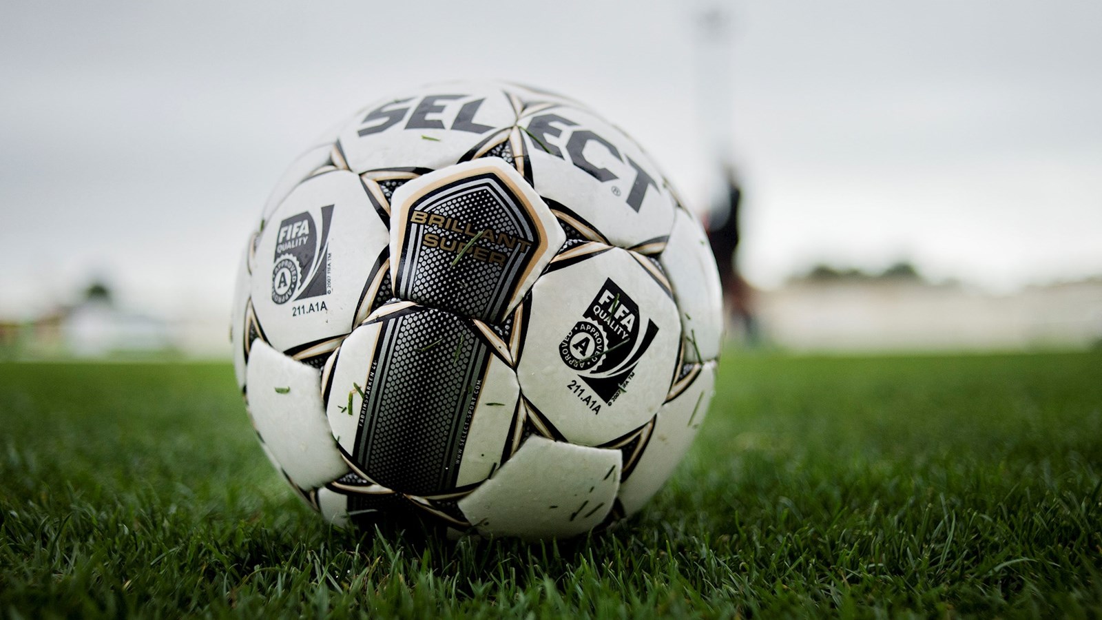 Dansk fodbold tager afstand fra planerne om en lukket europæisk liga